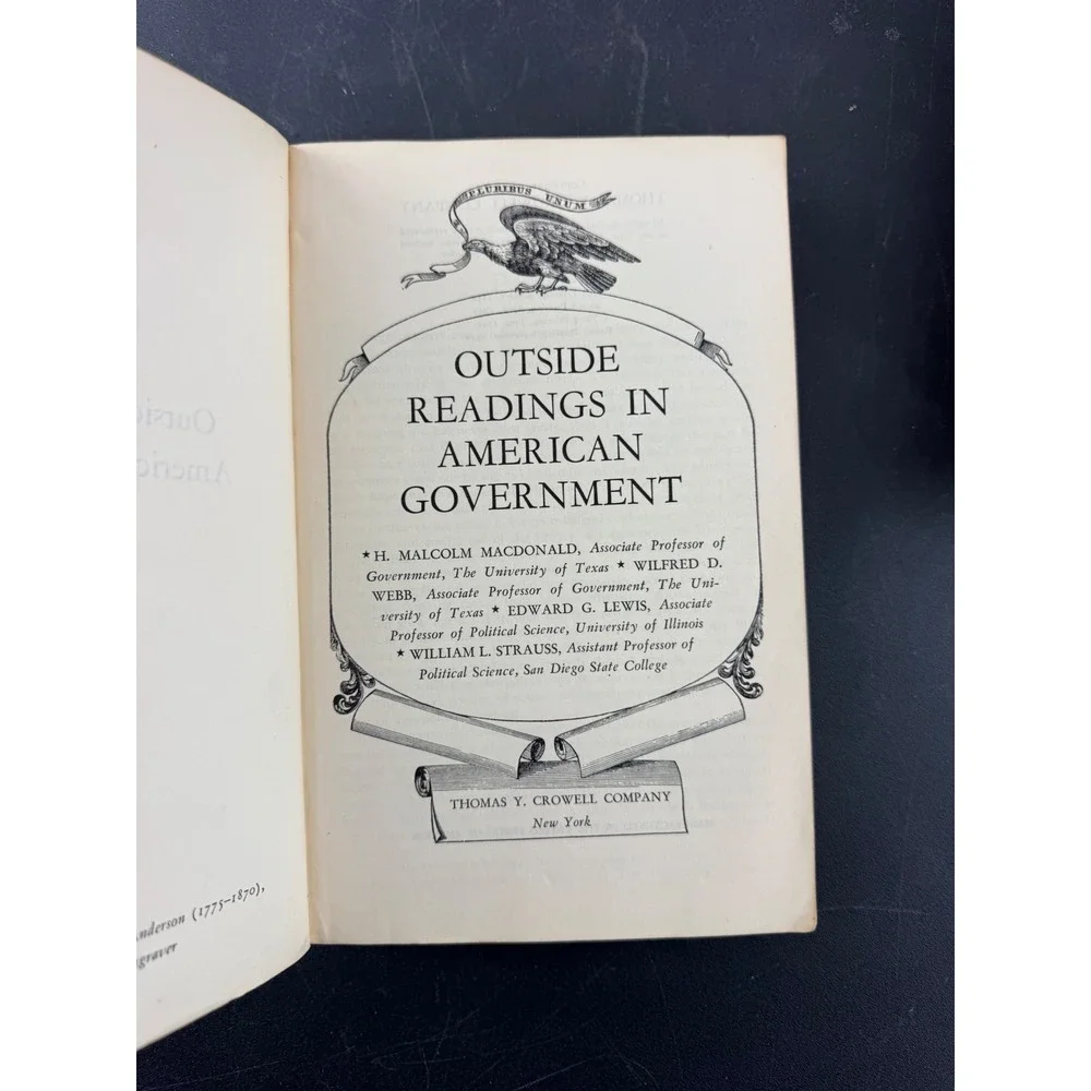 1949 Outside Readings in American Government‎ Vintage Softcover Textbook Crowell